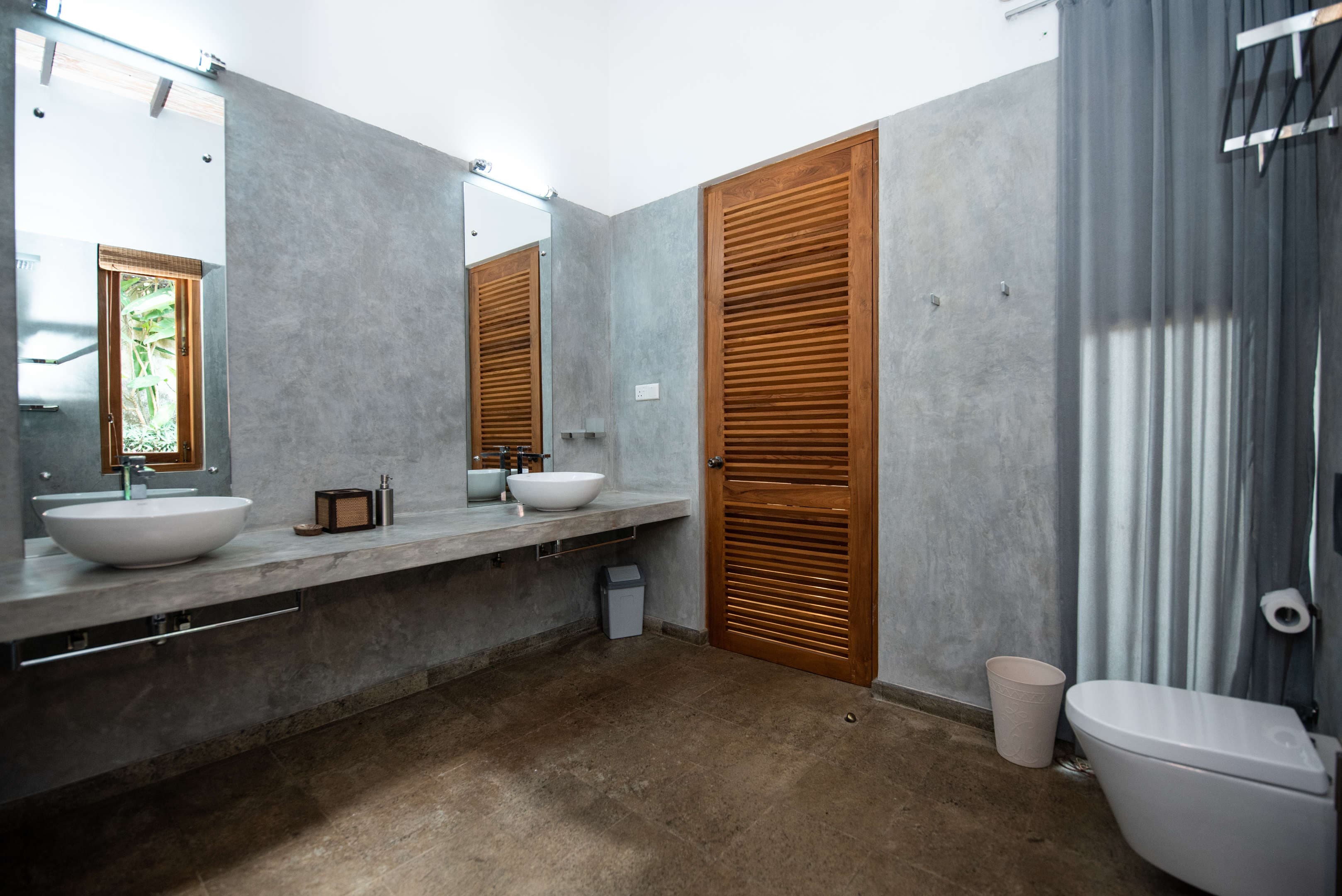 best rooms in hikkaduwa spacious cinnamon suite - bath room